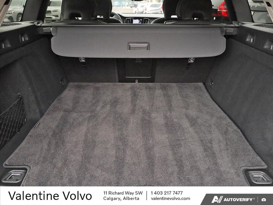 2025 Volvo V60 Cross Country Ultra-10