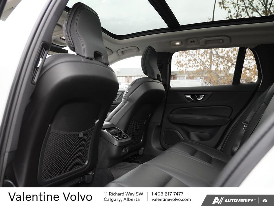 2025 Volvo V60 Cross Country Ultra-25