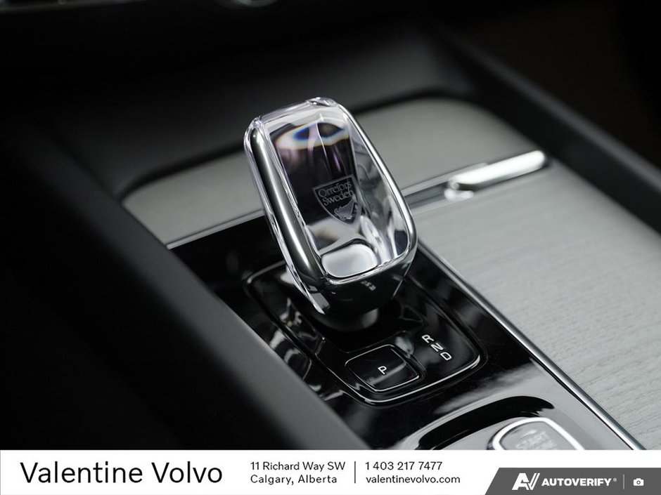 2025 Volvo V60 Cross Country Ultra-18