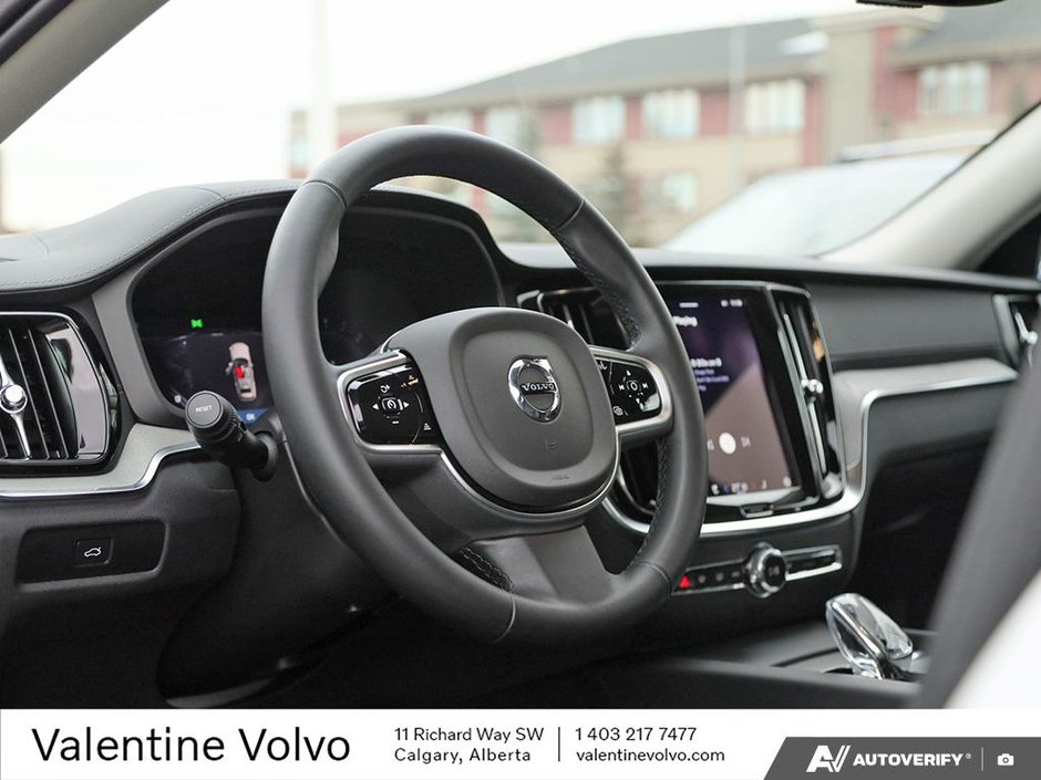 2025 Volvo V60 Cross Country Ultra-12