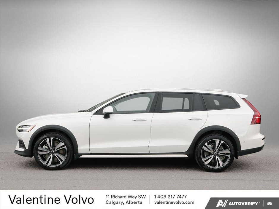 2025 Volvo V60 Cross Country Ultra-2