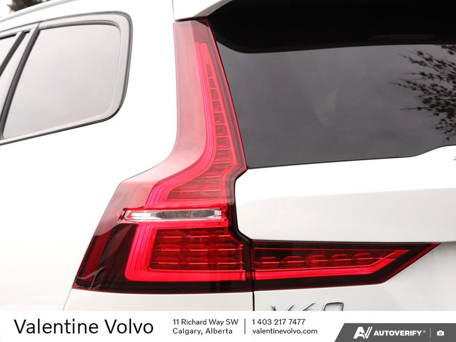 2025 Volvo V60 Cross Country Ultra-11
