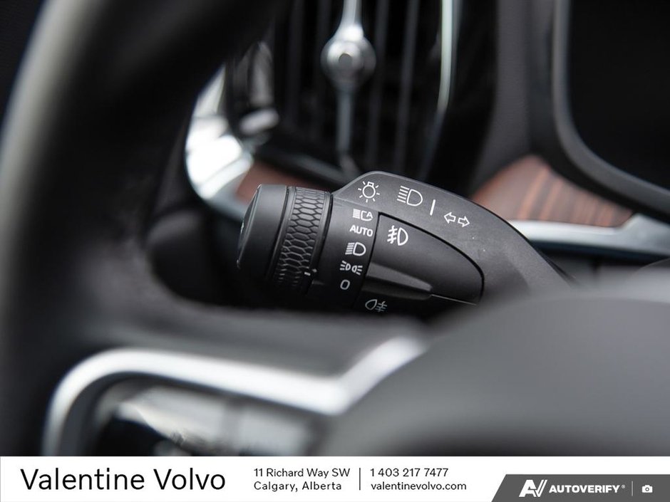 2025 Volvo V60 Cross Country Core-15