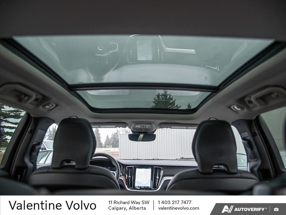 2025 Volvo V60 Cross Country Core-25