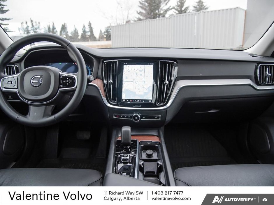 2025 Volvo V60 Cross Country Core-24
