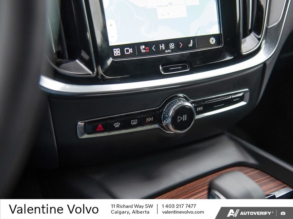 2025 Volvo V60 Cross Country Core-19