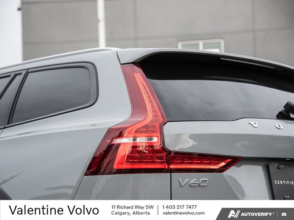 2025 Volvo V60 Cross Country Core-11