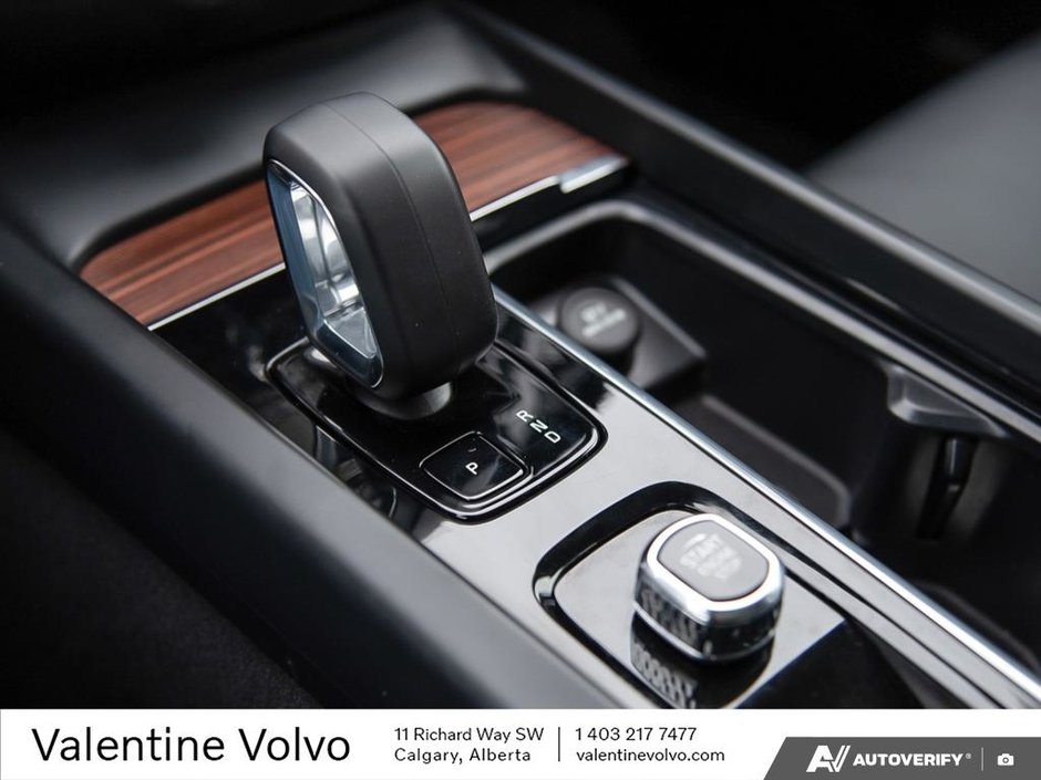 2025 Volvo V60 Cross Country Core-18