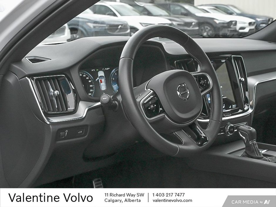 2021 Volvo V60 R-Design-12