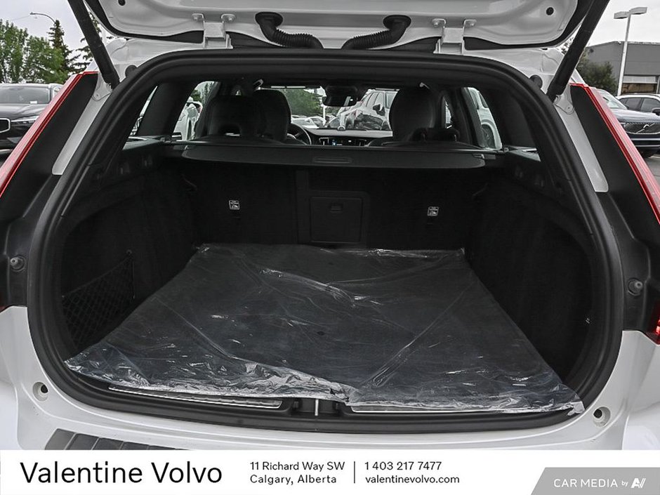 2021 Volvo V60 R-Design-10