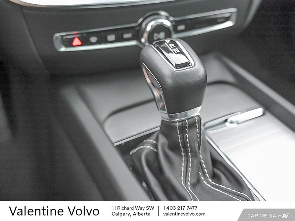 2021 Volvo V60 R-Design-18