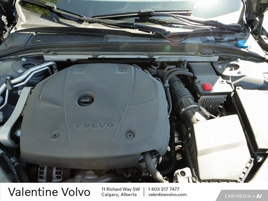 2022 Volvo V60 R-Design-7
