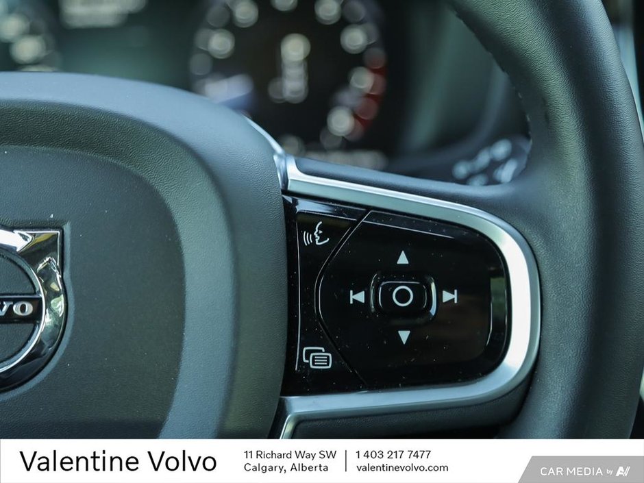 2022 Volvo V60 R-Design-17