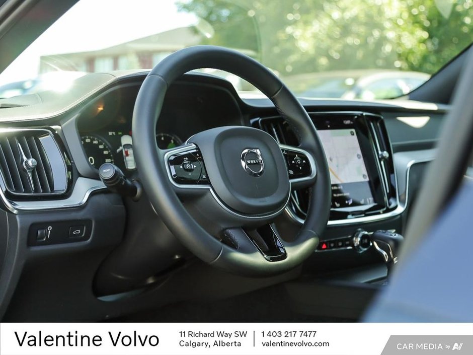 2022 Volvo V60 R-Design-12