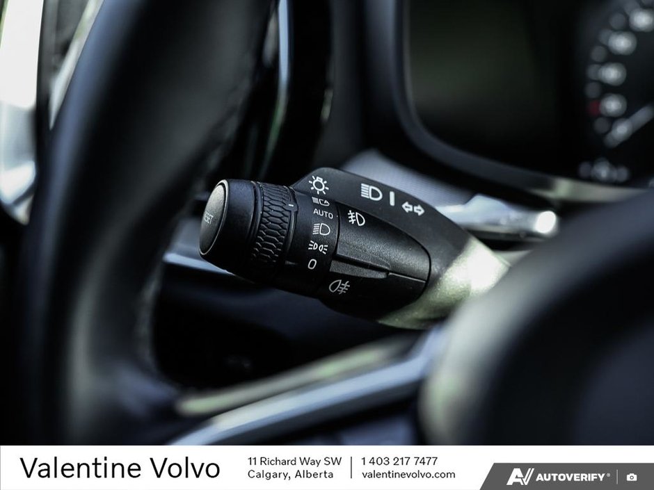 2022 Volvo V60 R-Design-14