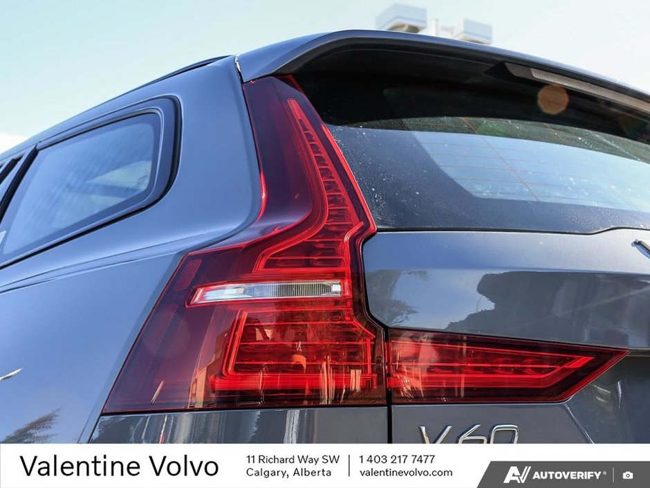 2022 Volvo V60 R-Design-10