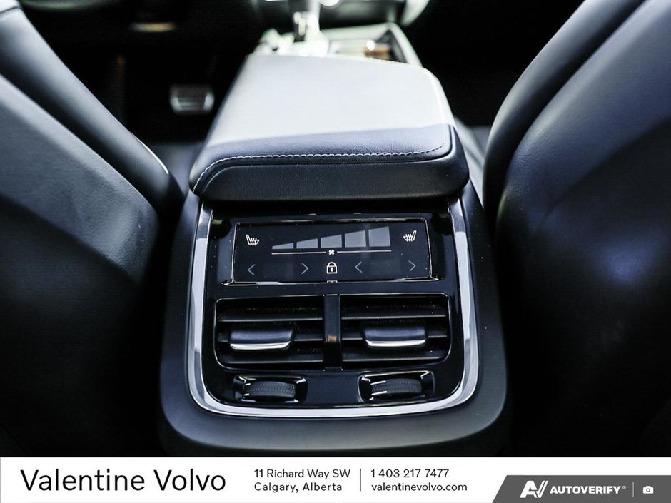 2022 Volvo V60 R-Design-25
