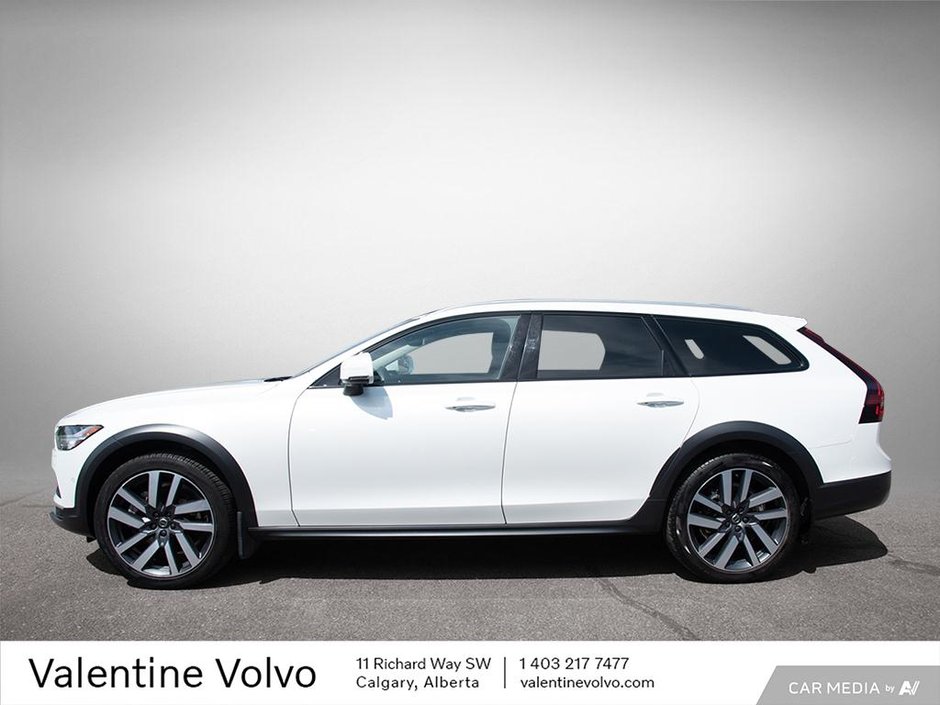 2022 Volvo V90 Cross Country B6 AWD-2