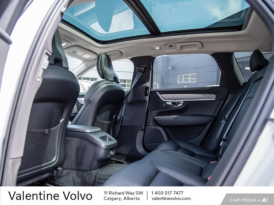 2022 Volvo V90 Cross Country B6 AWD-23