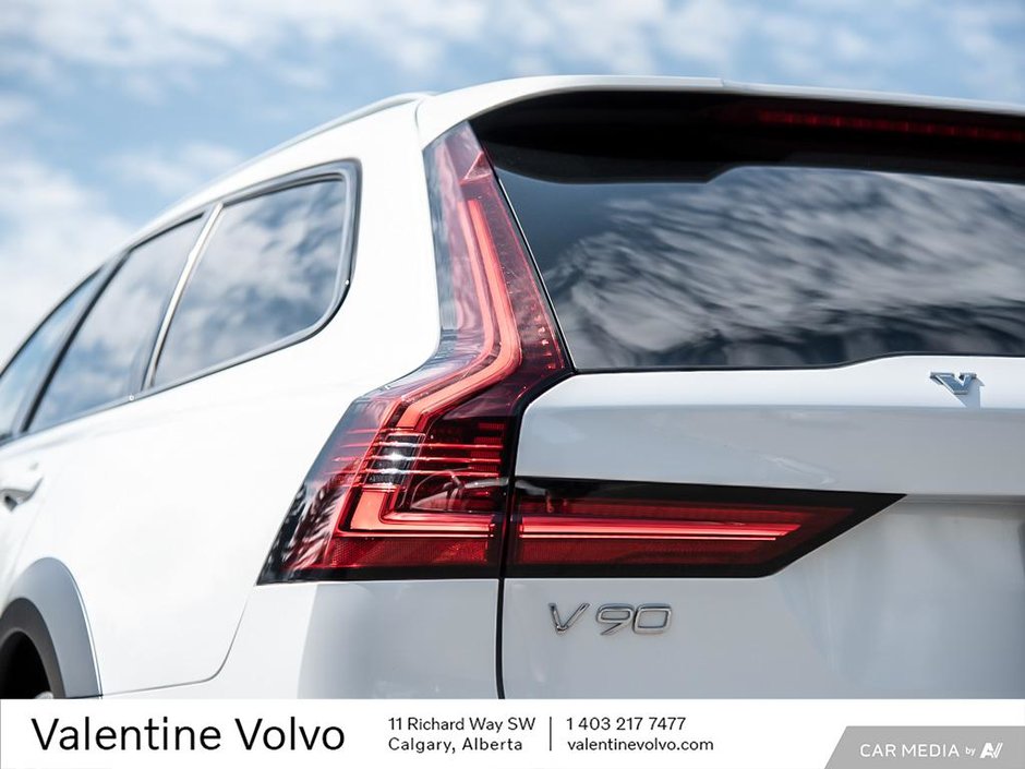2022 Volvo V90 Cross Country B6 AWD-11
