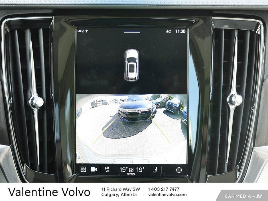 2022 Volvo V90 Cross Country B6 AWD-26