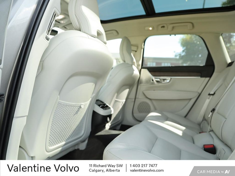 2022 Volvo V90 Cross Country B6 AWD-23