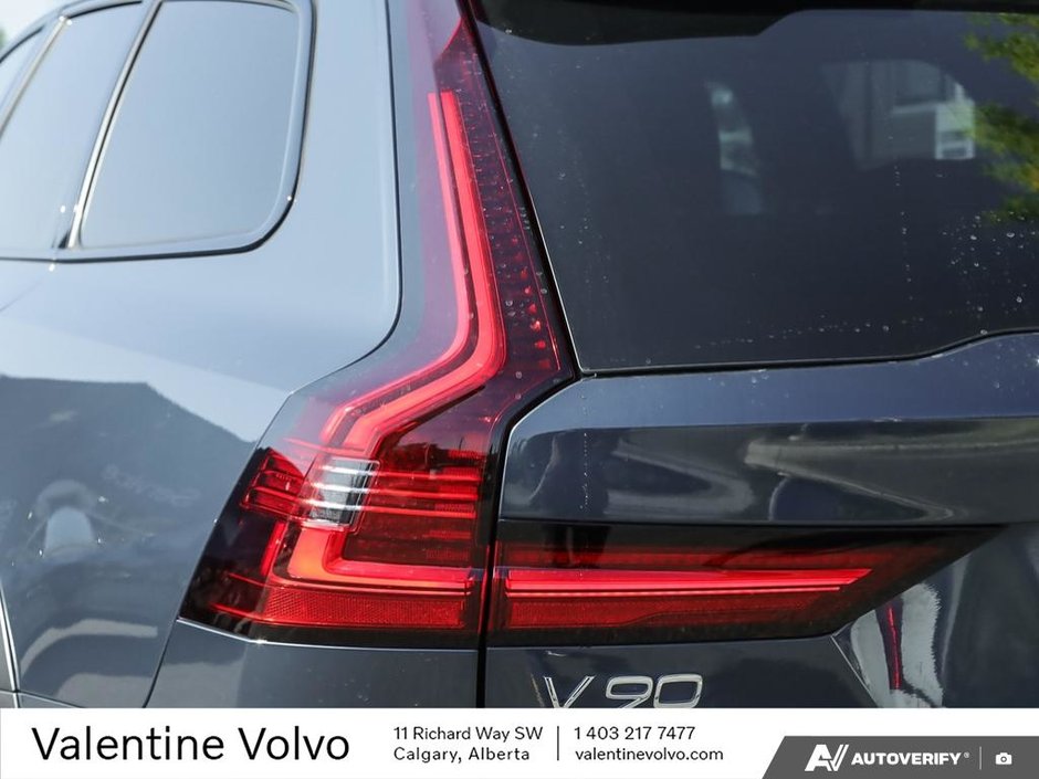 2025 Volvo V90 Cross Country Plus-11