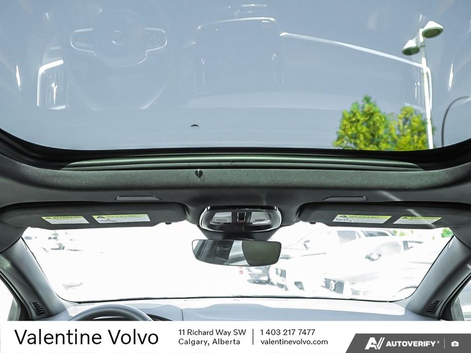 2025 Volvo V90 Cross Country Plus-25
