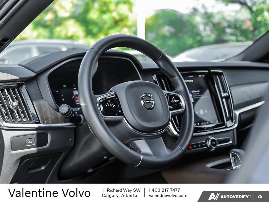 2025 Volvo V90 Cross Country Plus-12