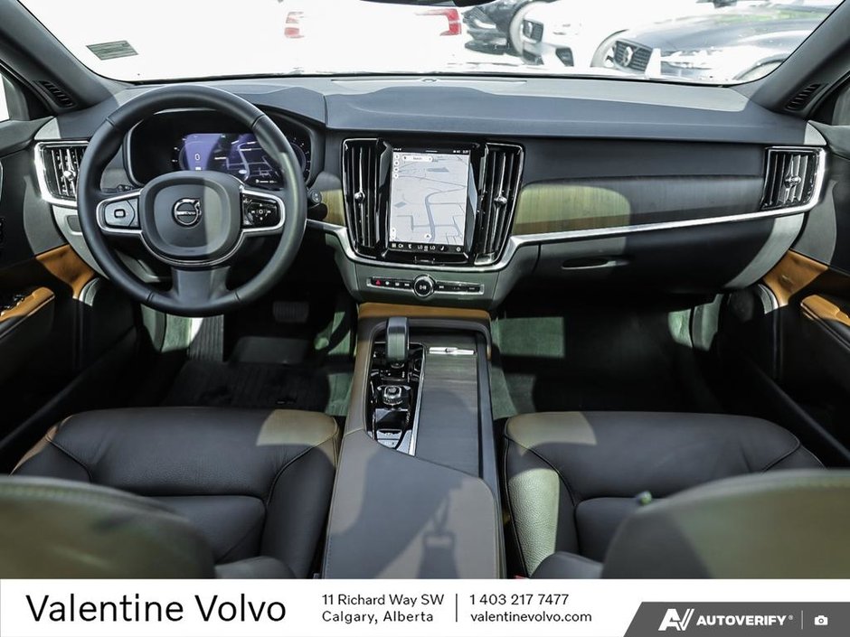 2025 Volvo V90 Cross Country Plus-24