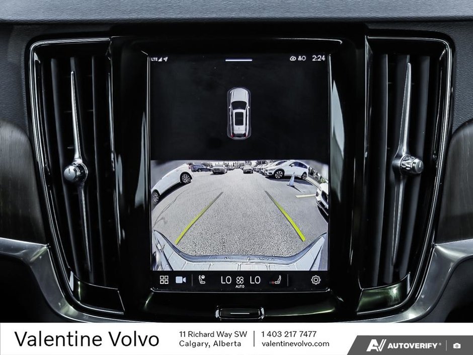 2025 Volvo V90 Cross Country Plus-26