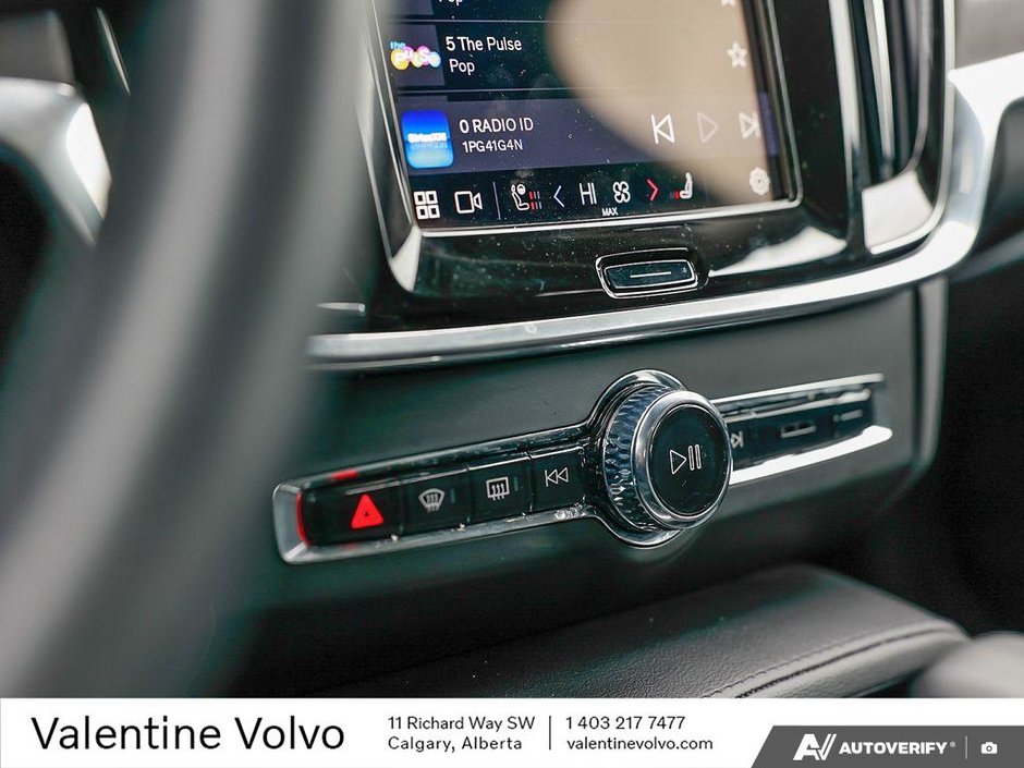 2025 Volvo V90 Cross Country Plus-19