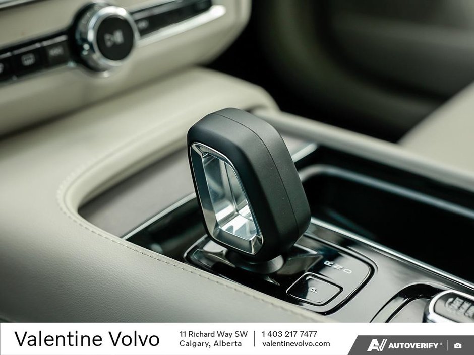 2025 Volvo V90 Cross Country Plus-18