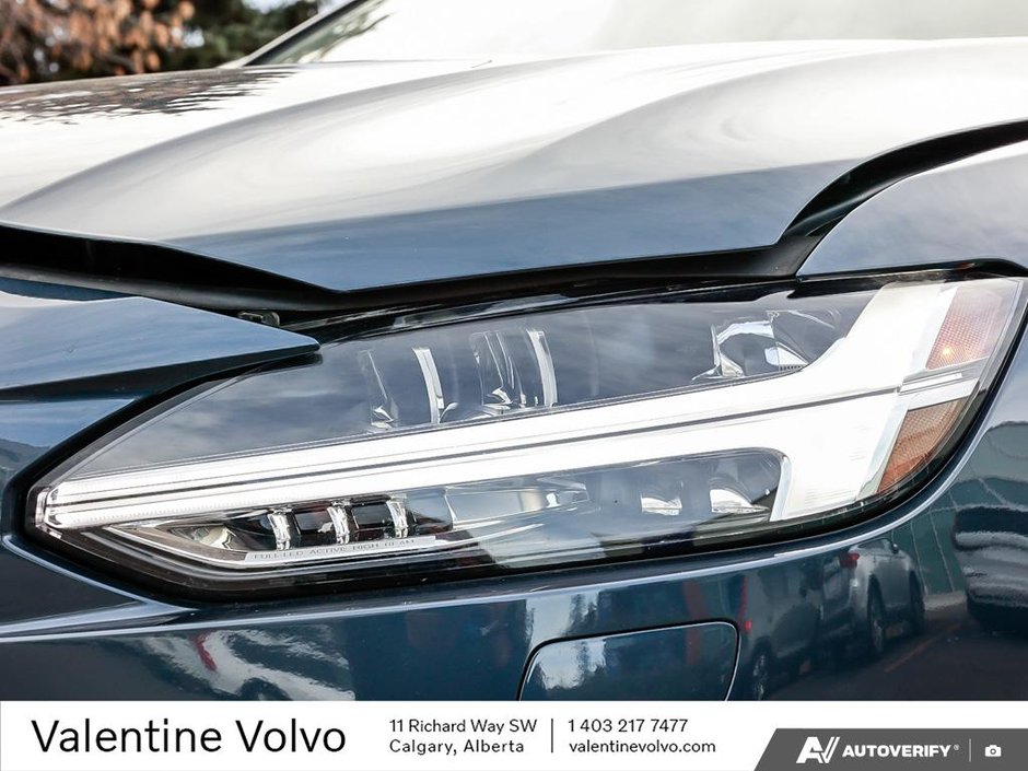 2025 Volvo V90 Cross Country Plus-9