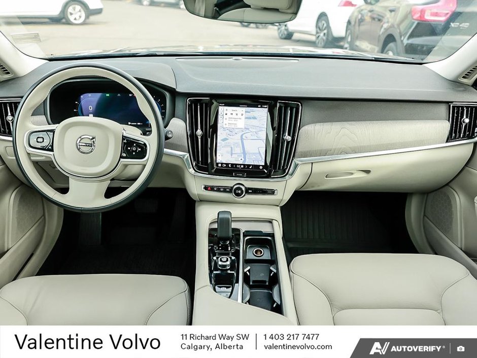 2025 Volvo V90 Cross Country Plus-25