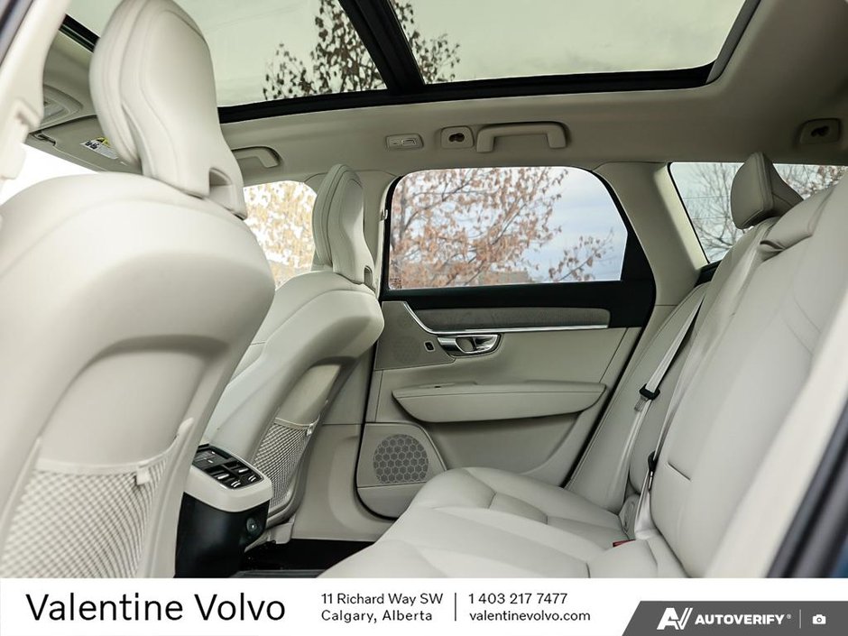 2025 Volvo V90 Cross Country Plus-23