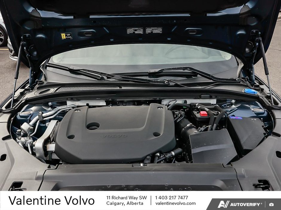 2025 Volvo V90 Cross Country Plus-7