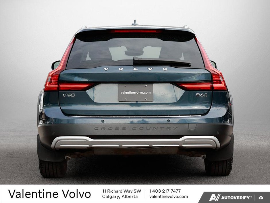 2025 Volvo V90 Cross Country Plus-4