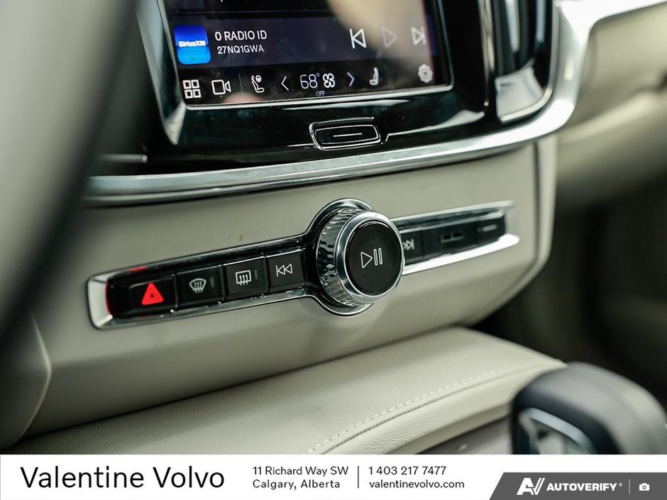 2025 Volvo V90 Cross Country Plus-19
