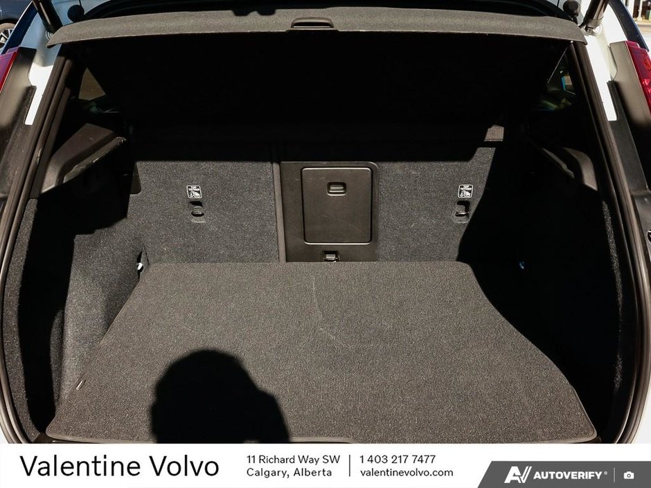 2024 Volvo XC40 Recharge Pure Electric Core-9