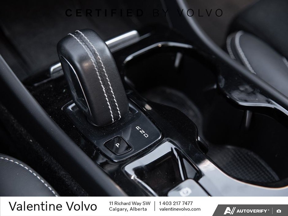2020 Volvo XC40 R-Design-17