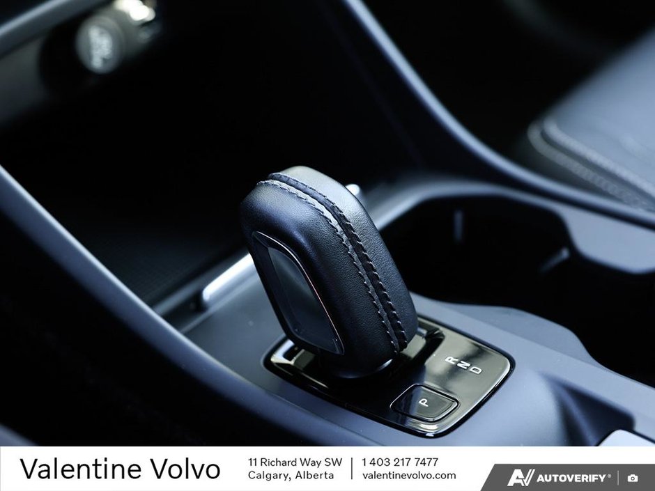 2021 Volvo XC40 Momentum-18