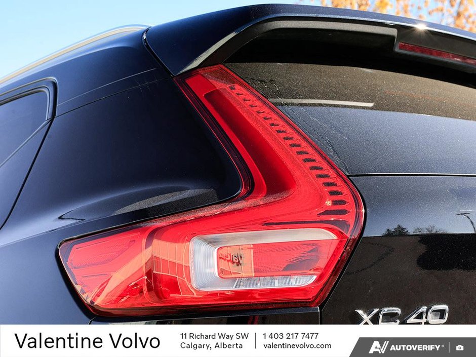 2021 Volvo XC40 Momentum-11