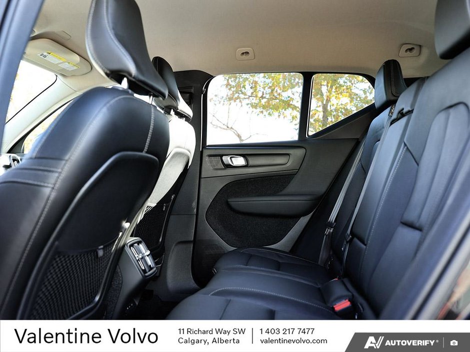 2021 Volvo XC40 Momentum-23