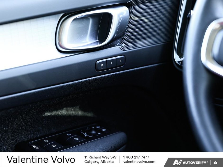 2021 Volvo XC40 Momentum-17