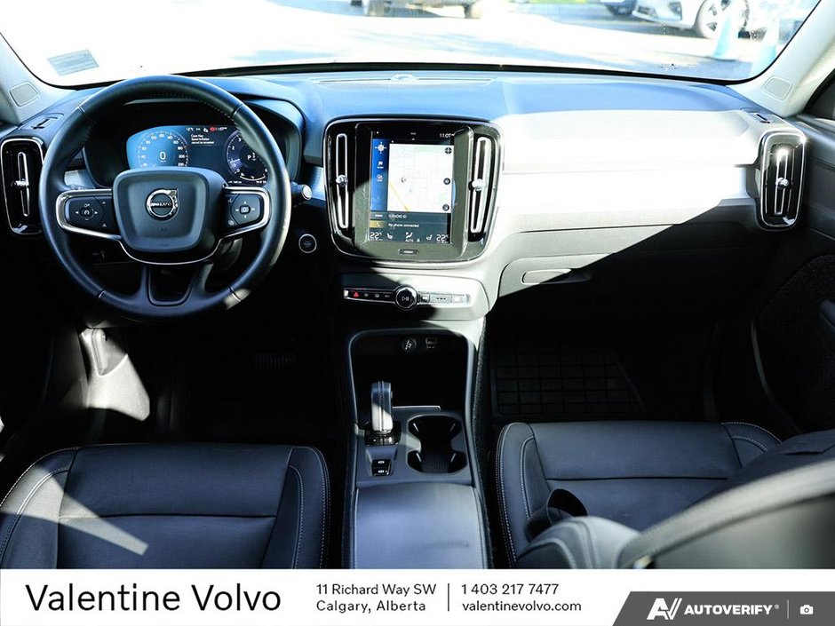 2021 Volvo XC40 Momentum-24