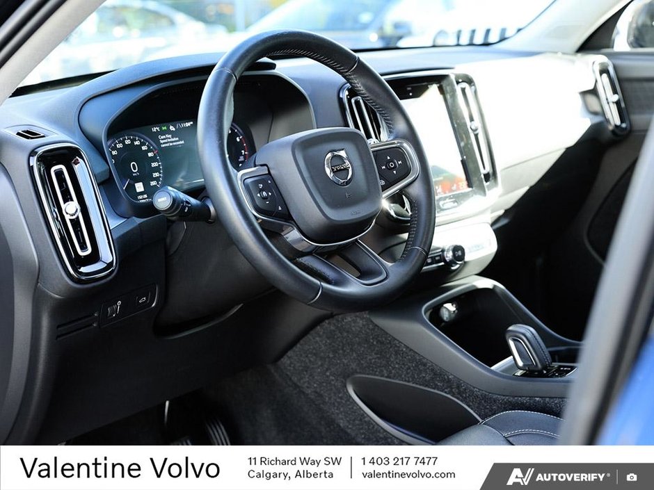2021 Volvo XC40 Momentum-12