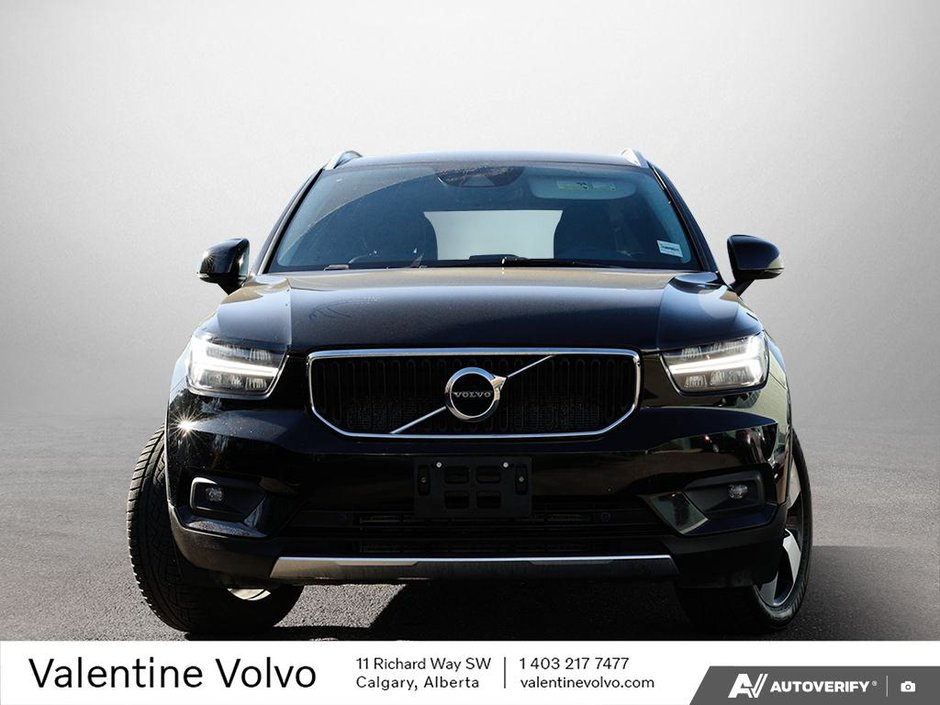 2021 Volvo XC40 Momentum-1