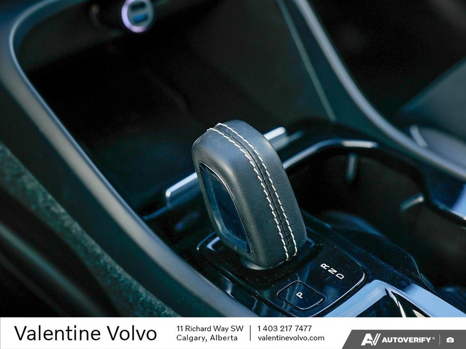 2022 Volvo XC40 R-Design-18