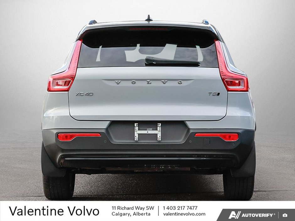 2022 Volvo XC40 R-Design-4